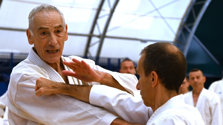 LIDO DI CAMAIORE 2025 – CORSO ASPIRANTI ISTRUTTORI E MAESTRI: TRE GIORNI DI KARATE, PASSIONE E ALTA FORMAZIONE