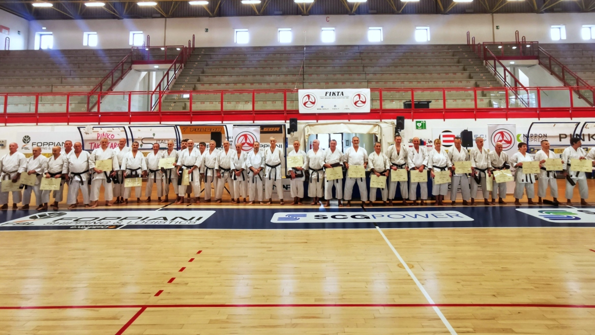 CERIMONIA CONSEGNA 6° e 7° DAN FIKTA – PALASPORT FIDENZA (PR) – 22 NOVEMBRE 2025